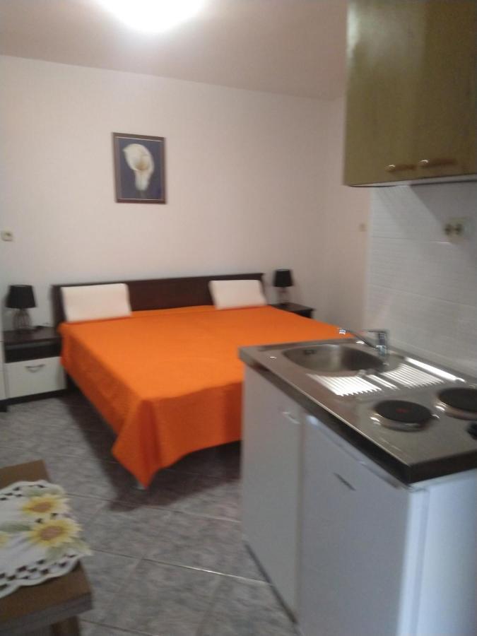 Apartments M&R Spadina 沃迪切 外观 照片